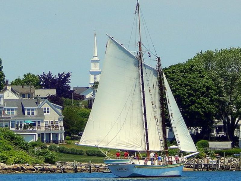 Discover the coastline of New England while Sailing a Charming vessel at Argia Mystic Cruises