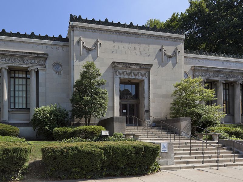 Jones Memorial Library
