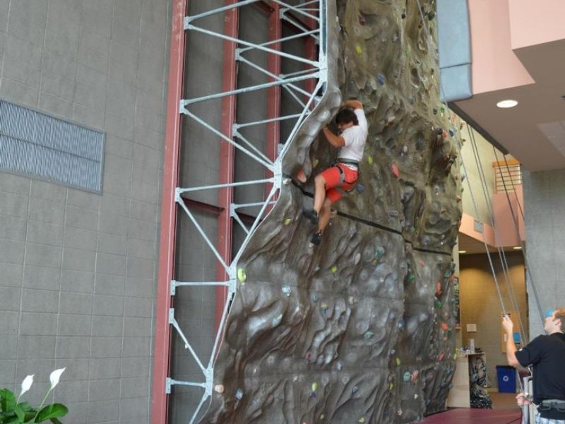 Go on climbing at Top Out Climbing Gym