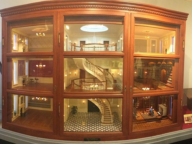 Museum of Miniature Houses and Other Collections