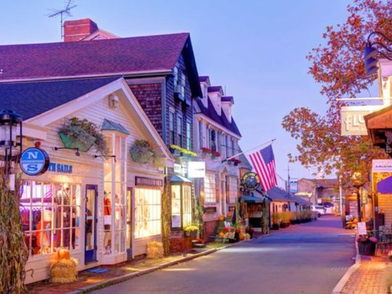 Roam The Enchanting Streets Of Downtown Cambria
