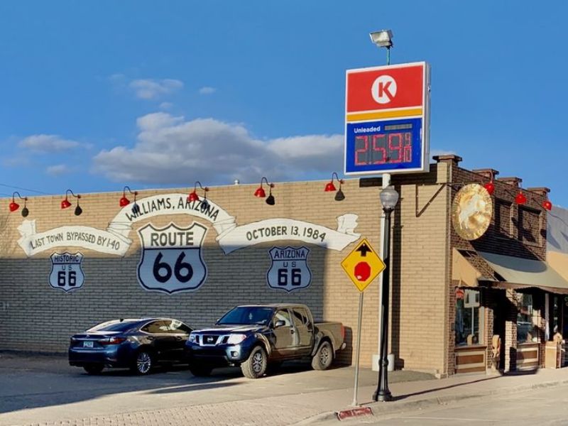 Visit the Route 66 Auto Museum