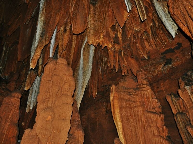 Round Spring Cavern