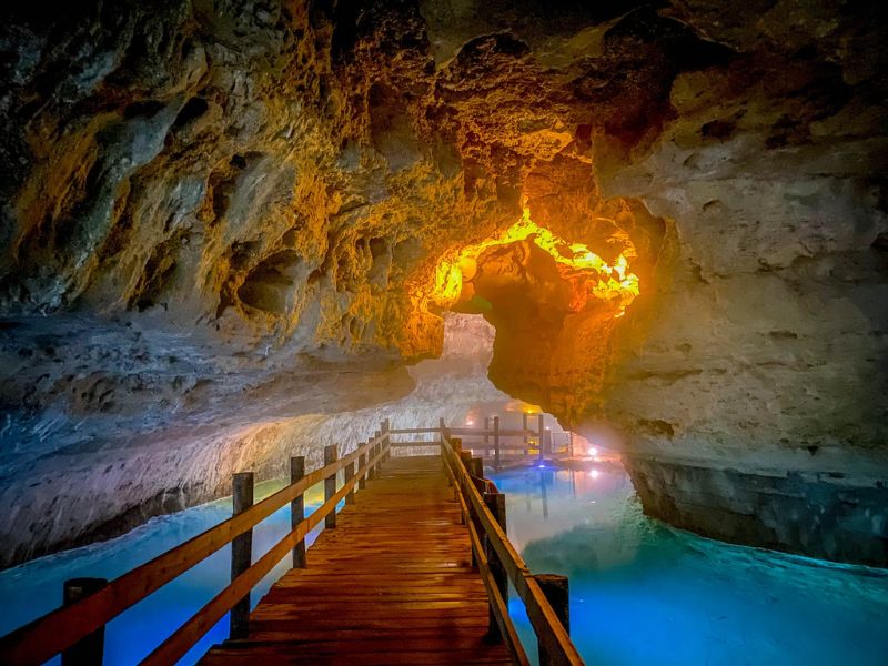 Enjoy Sightseeing at Stark Caverns