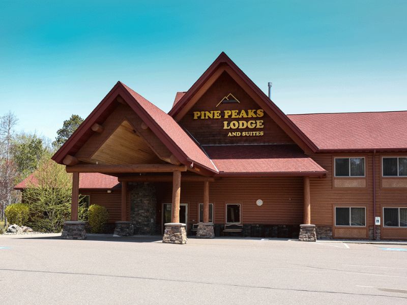 Pine Peaks Restaurant and Gifts