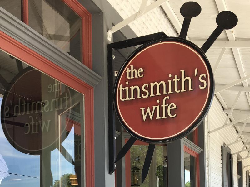 See the house of Tinsmith's Wife