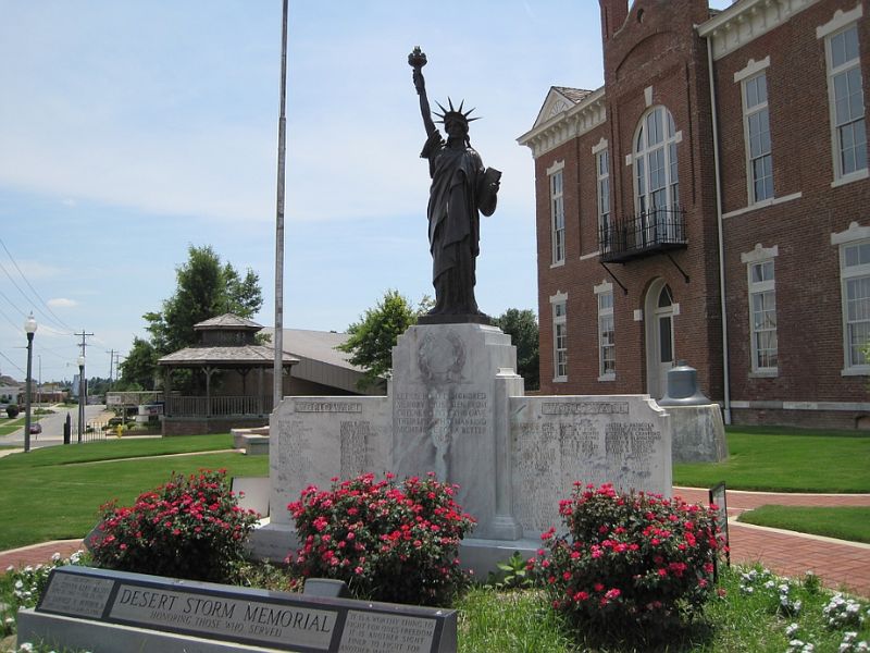 Explore the Paragould War Memorial