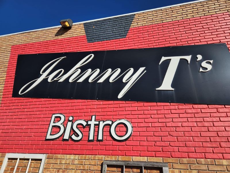 Johnny T's Bistro