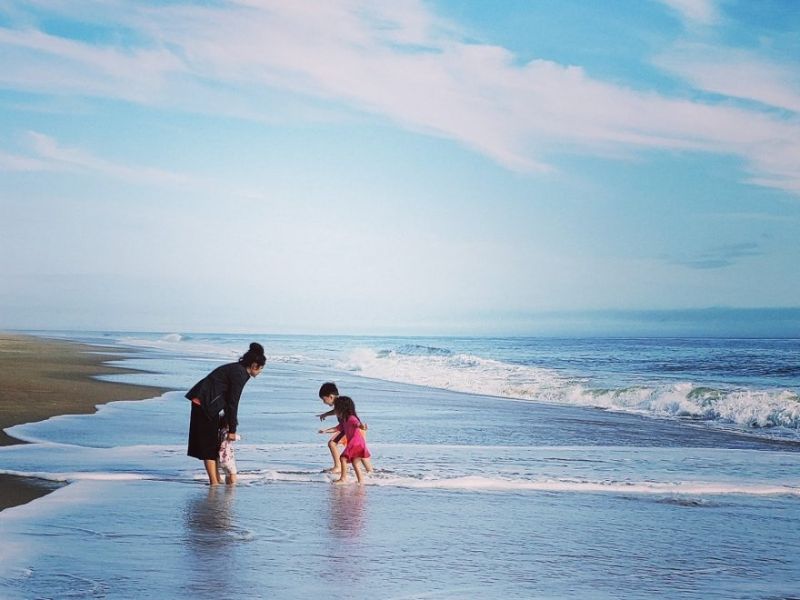 Take A Stroll At The Bethany Beach