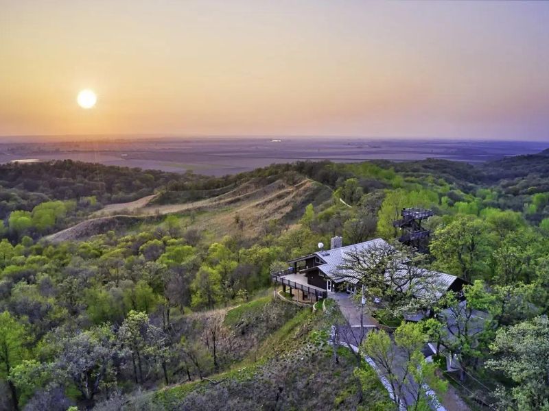 Explore the Loess Hills Scenic Overlook