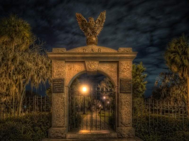 Take a Ghost Tour in Savannah