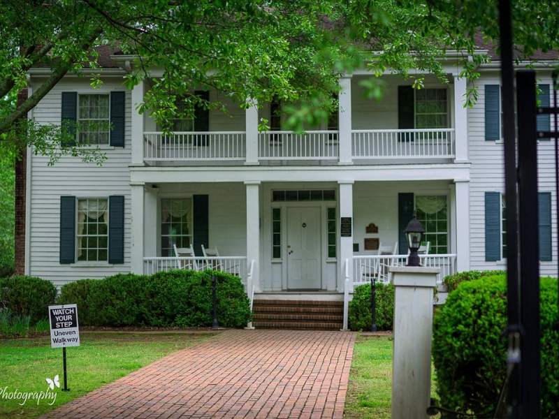 Tour the Stately Oaks Plantation