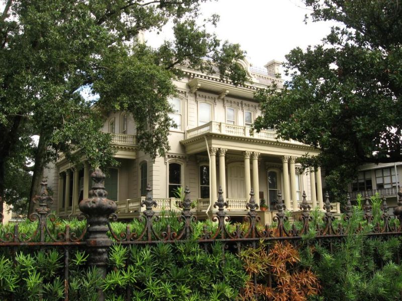 Walk Through the Garden District