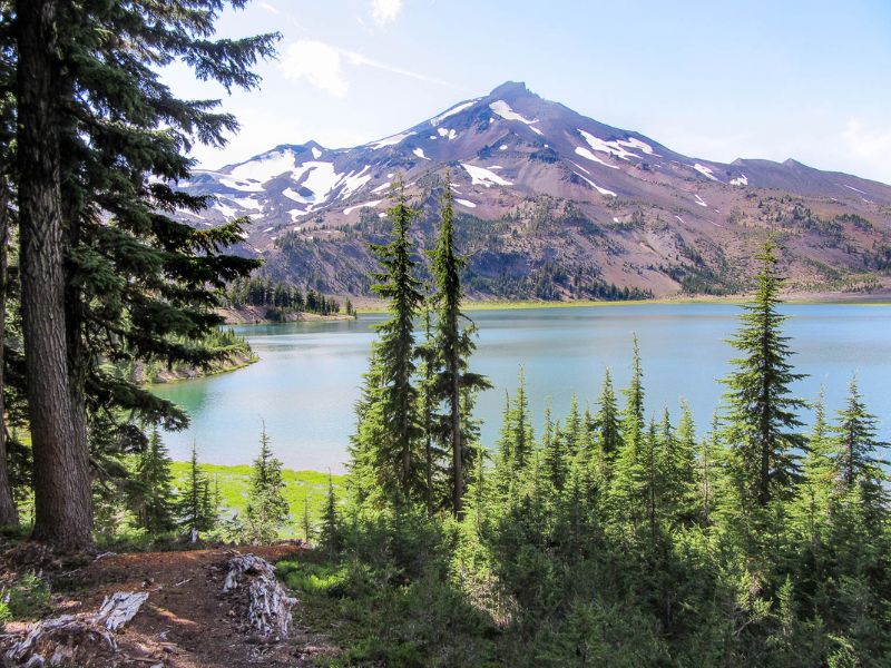 Camp at the Three Sisters Wilderness