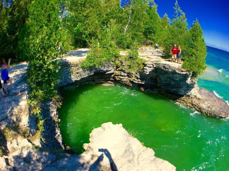 Cave Point County Park