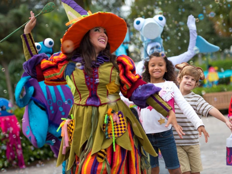 Enjoy Orlando’s Halloween Extravaganza with Thrills and Chills!