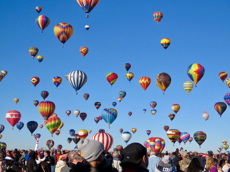 Enjoy balloon riding at Albuquerque International Balloon Fiesta