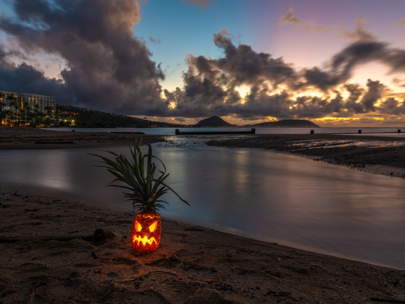 Experience Bonfires and Trick-or-Treating of Kailua-Kona